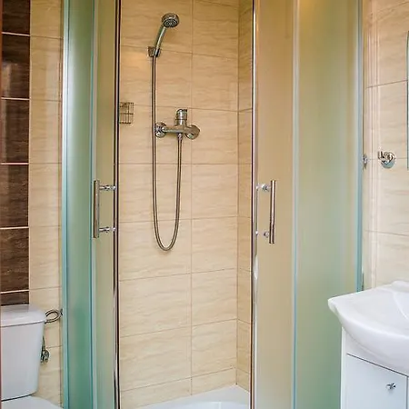 Family Homes - Eda Kwatera prywatna